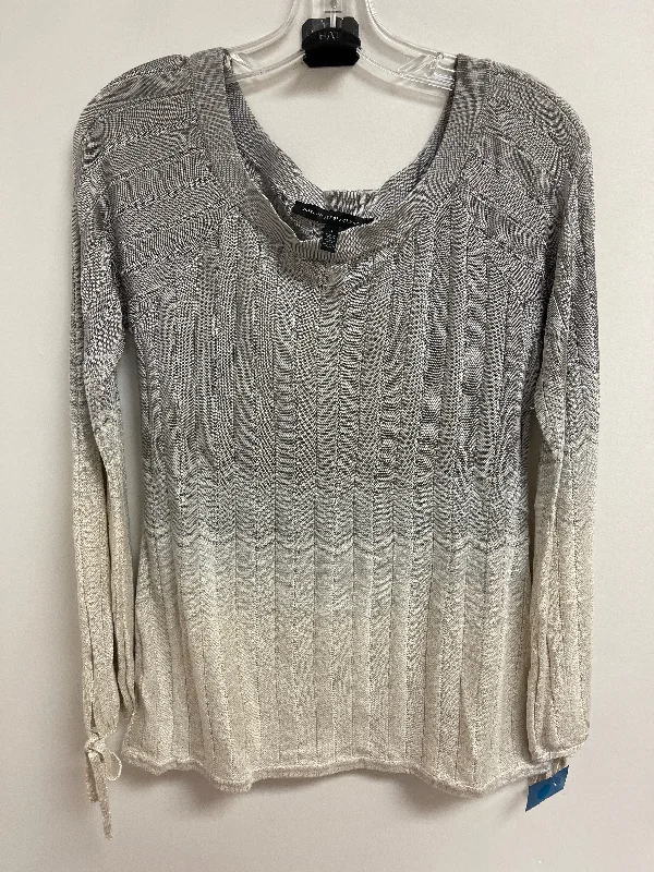 Top Long Sleeve By White House Black Market In Grey & White, Size: S